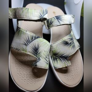 Zees Sandals